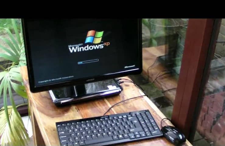 PC World Advent AIO-100